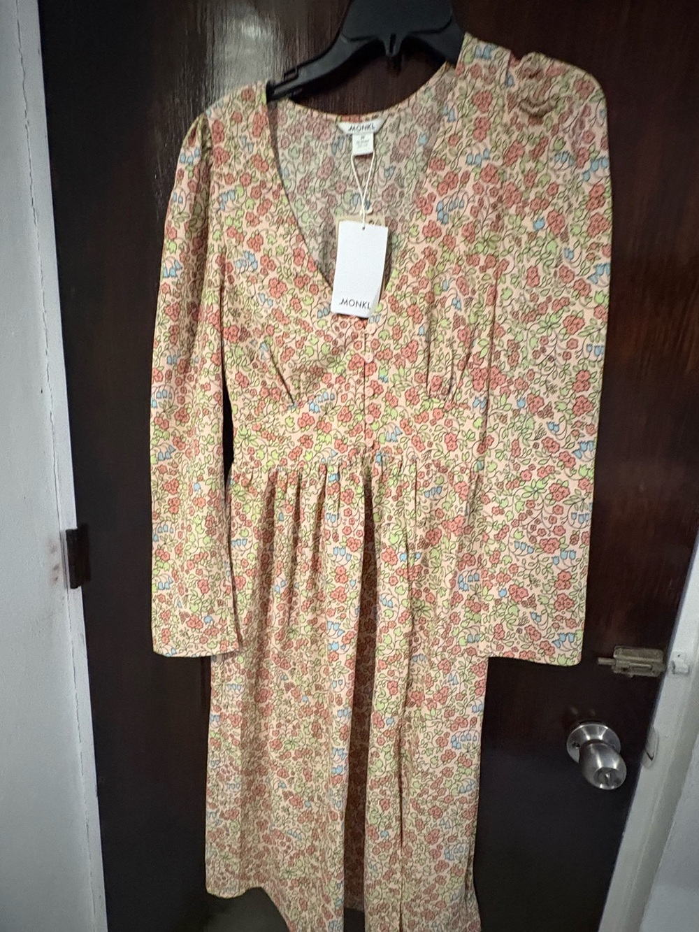 Bundle 2 for $30. NWT Floral Long Sleeve Midi Dress with Gathered Waist. Size 4.